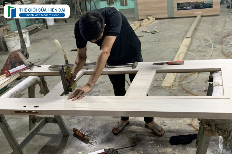 hệ thống sản xuất cửa nhựa composite