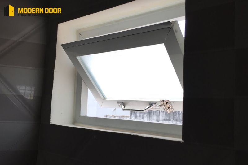 cửa sổ lật nhà vệ sinh